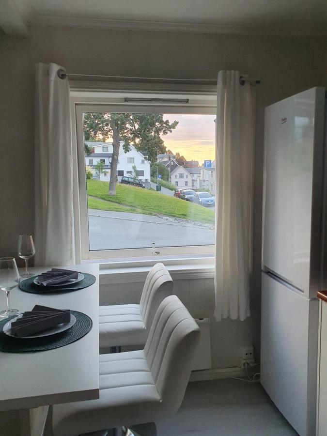 Small And Cute Apartment In City Center トロムソ エクステリア 写真